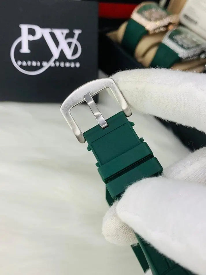 Diamond stone Men's luxury watch with working date